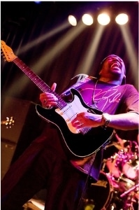 DryBell The Engine Review - Eric Gales playing on stage