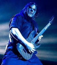 Guitar String Gauge Guide – Mick Thomson of Slipknot playing the guitar in drop tuning