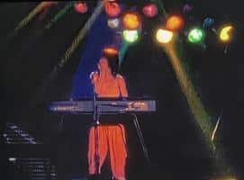 Van Halen Live Without A Net DVD - Eddie playing the keyboard