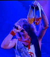 Van Halen Live Without A Net DVD - Sammy's spray-painted shoes
