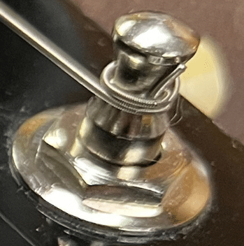 Fix Guitar String - Locking the string end under the windings