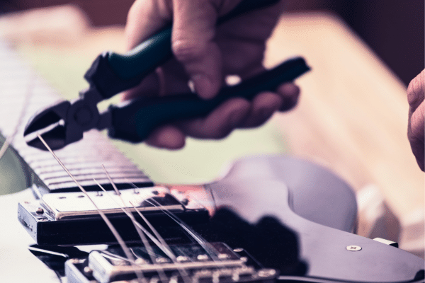 How Long Do Guitar Strings Last - Changing guitar strings