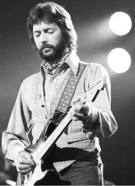 Les Paul Vs Stratocaster - Eric Clapton playing a Stratocaster onstage